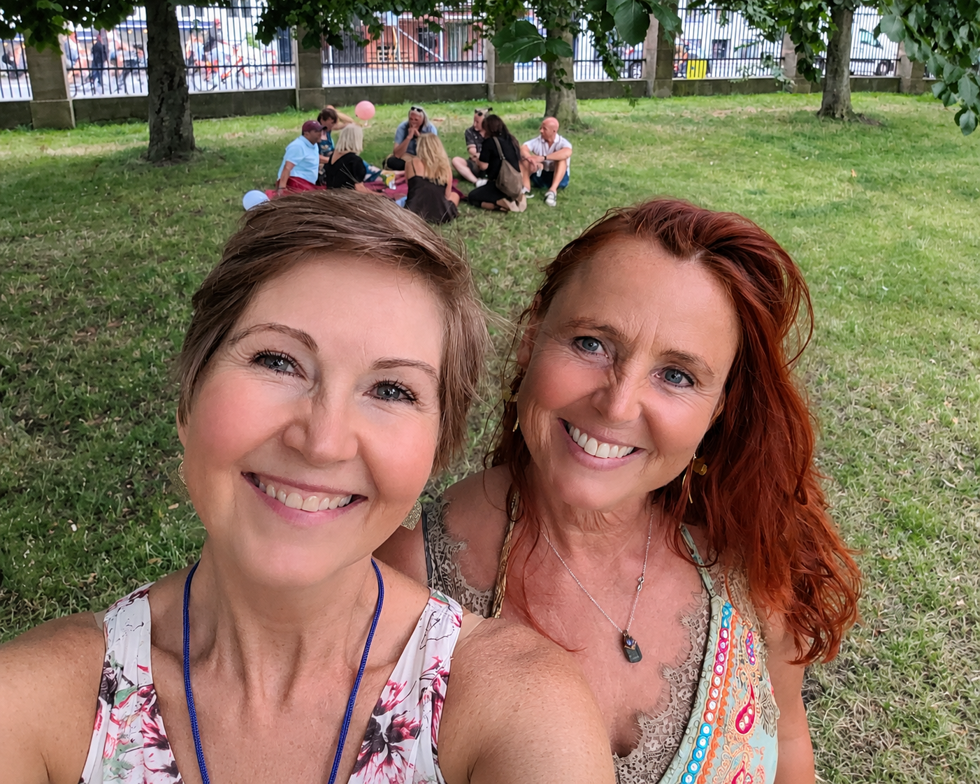 Mette og Ninaliba, som står bag Singlevenner.dk